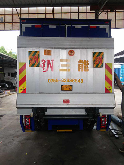 尾板合規(guī)操作指南，確保您的貨車安全與高效運(yùn)輸
